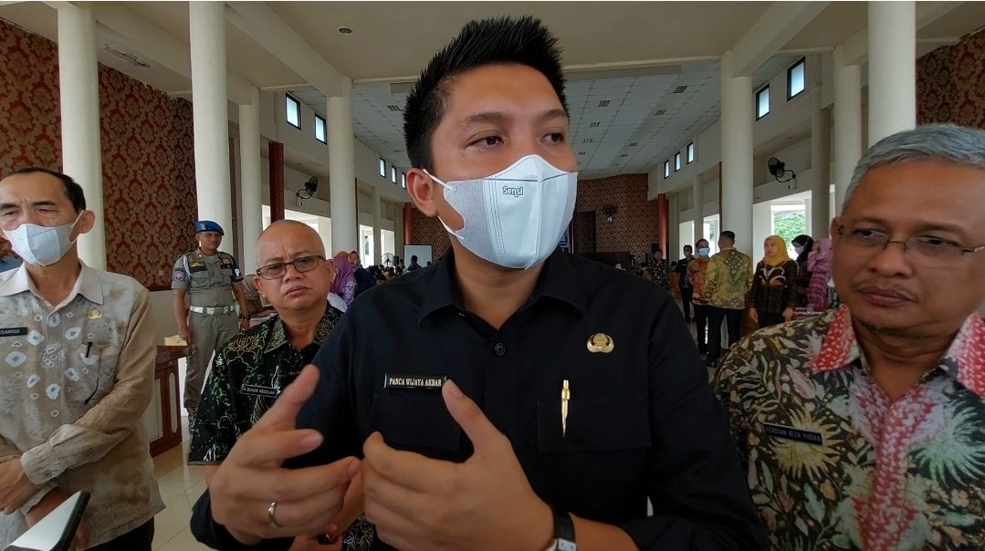 Puluhan Masyarakat Ikuti Sosialisasi Pembentukan KIM, Pesan Bupati Panca Anggotanya Jangan Yang Itu-itu Saja!