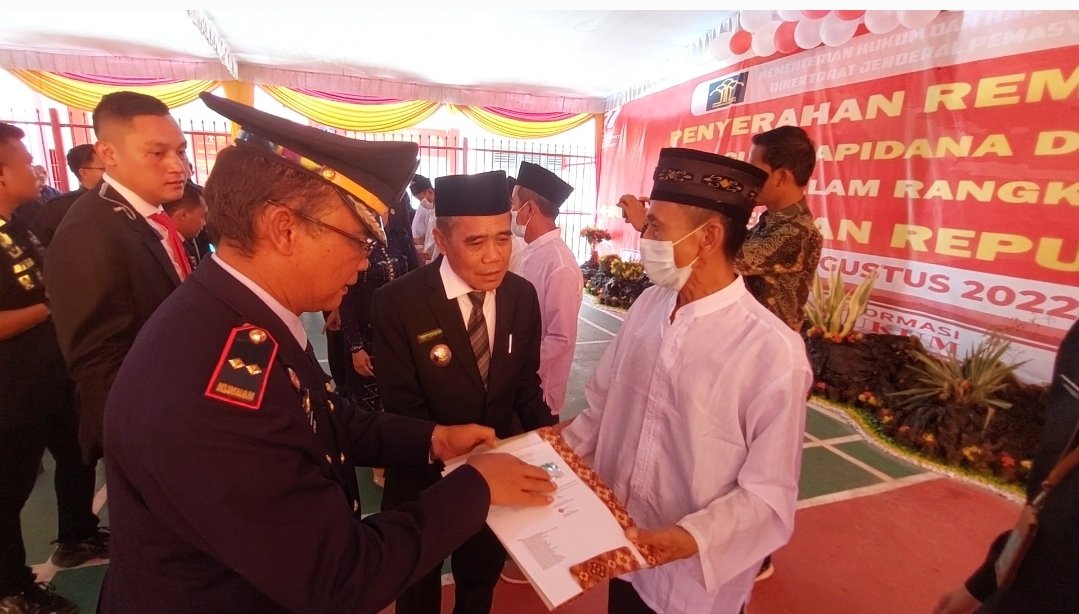 Wabup H Ardhani Serahkan Remisi Untuk 747 Warga Binaan Lapas Kelas II Tanjungraja