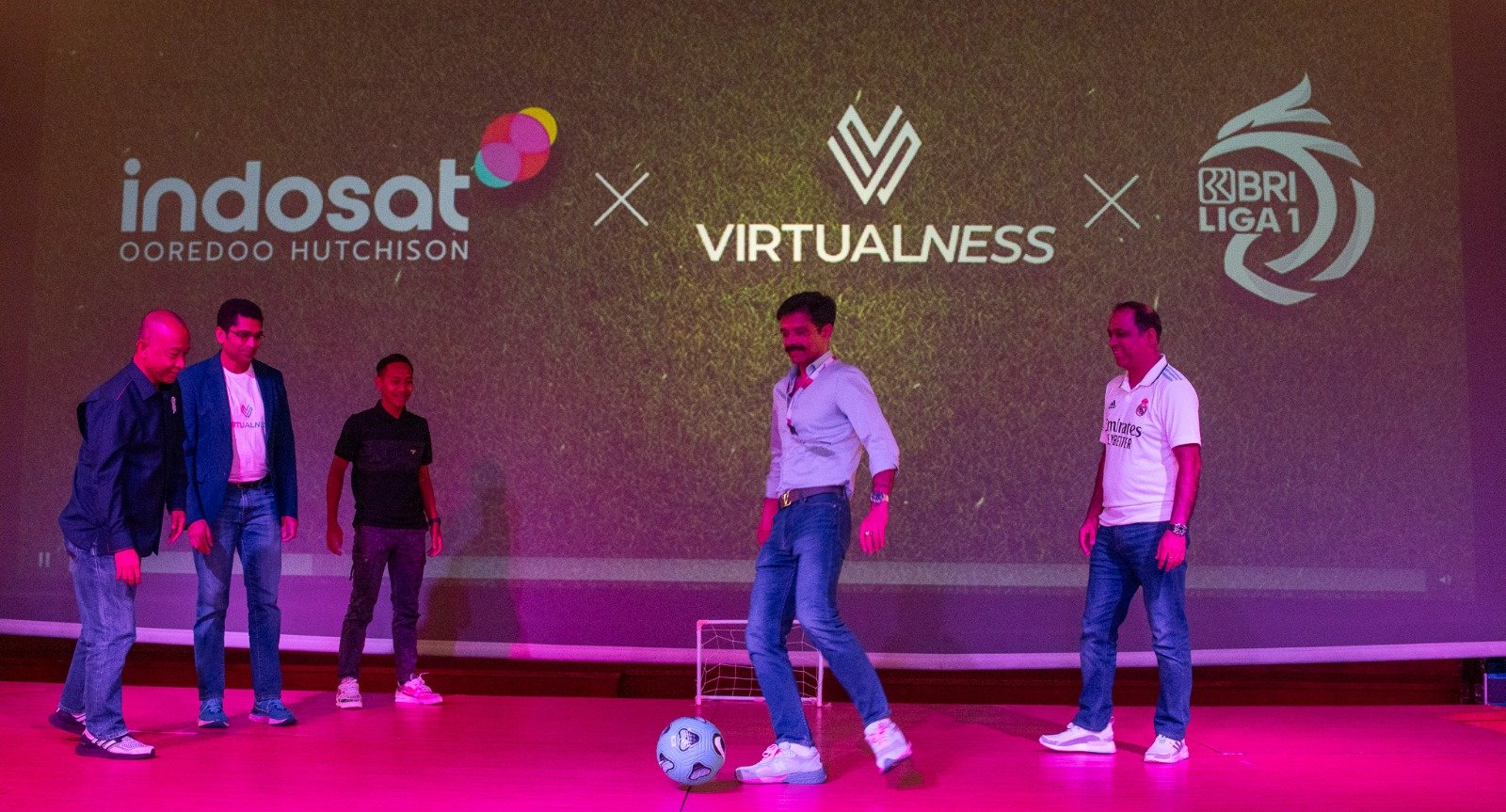 Hadirkan Pengalaman Digital Sepak Bola Indonesia, Indosat Ooredoo Hutchison dan Virtualness Luncurkan Liga 1 Fantasy Football