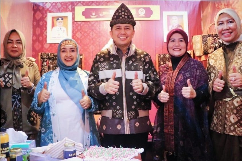 Pj Gubernur Sumsel Ajak Masyarakat Cintai Produk Lokal