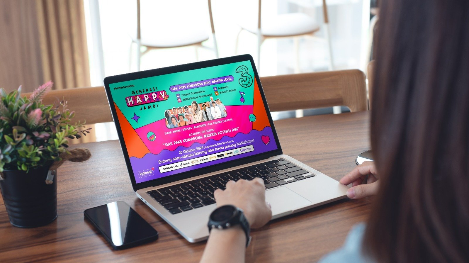 Generasi Happy Tri 2024 Dimulai di Jambi,Gen Z Siap Unjuk Kreativitas Digital!