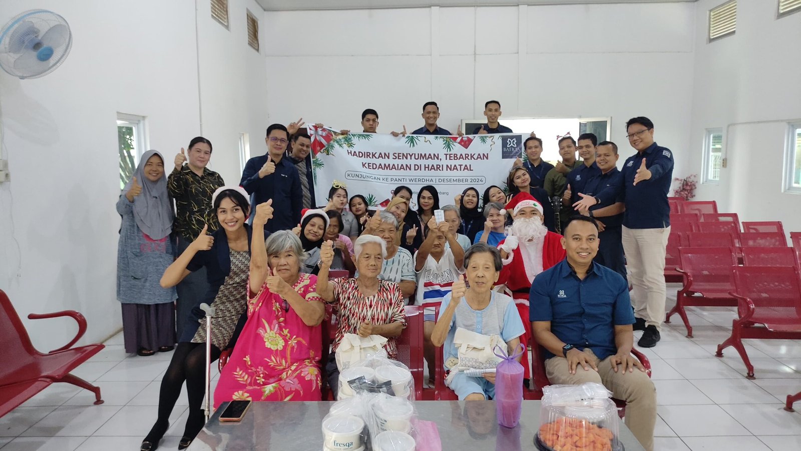 Batiqa Hotel Palembang Rayakan Natal 2024 dan Menyebar Kasih Bersama Lansia di Panti Werdha