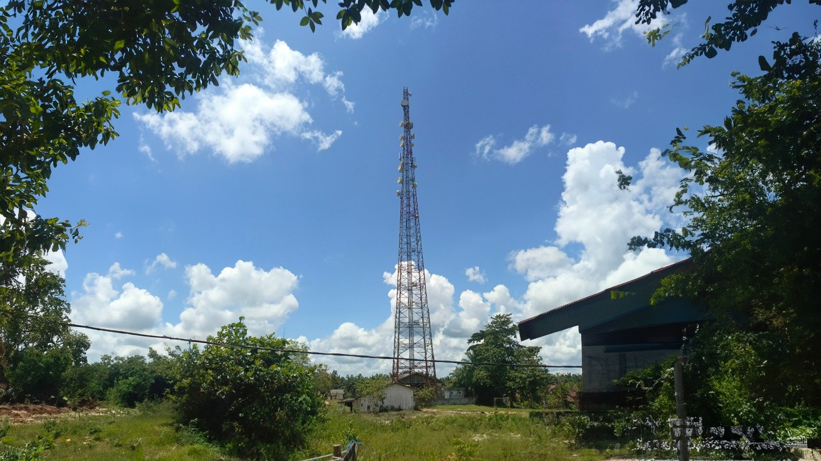 Indosat dan ZTE Perluas Pengalaman Digital, Melalui Teknologi Backbone Mikrowave iFlexiTrunk