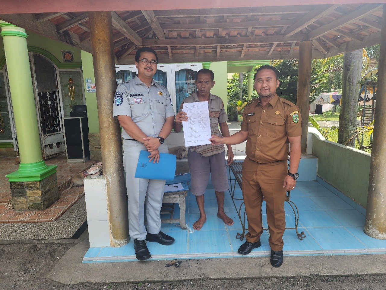 Tingkatkan Kepatuhan Masyarakat, Jasa Raharja Dan Tim Samsat Door to Door Di Desa Seri Dalam Ogan Ilir