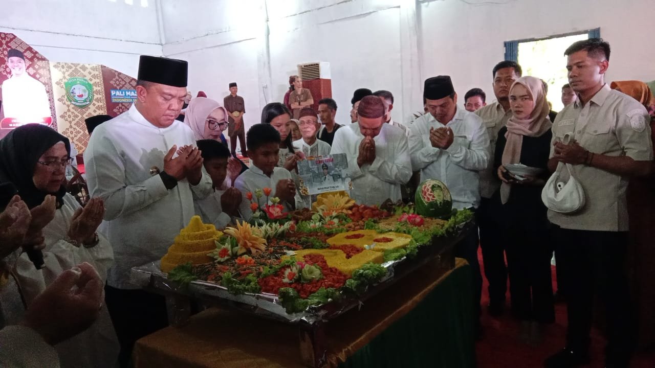Sedekah Dusun Desa Purun Jadi Momentum Kebersamaan, Wabup Iwan Tuaji Kenang Perjalanan Sejarah Warga Desa Purun