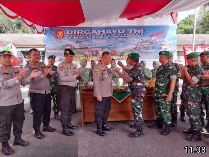 Dalam Suasana Kekeluargaan, Koramil 404-03/Pendopo Gelar Syukuran HUT ke-80 TNI Bersama Polres dan Brimob PALI