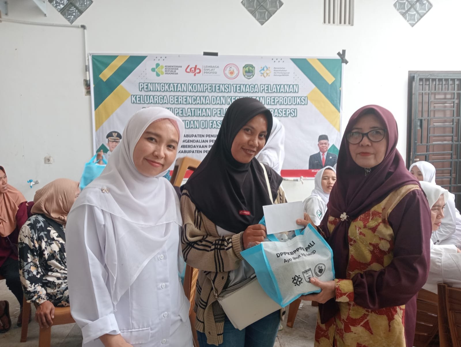 Tingkatkan Kompetensi Bidan, DPPKBPPPA PALI Gelar Pelatihan Pelayanan Kontrasepsi