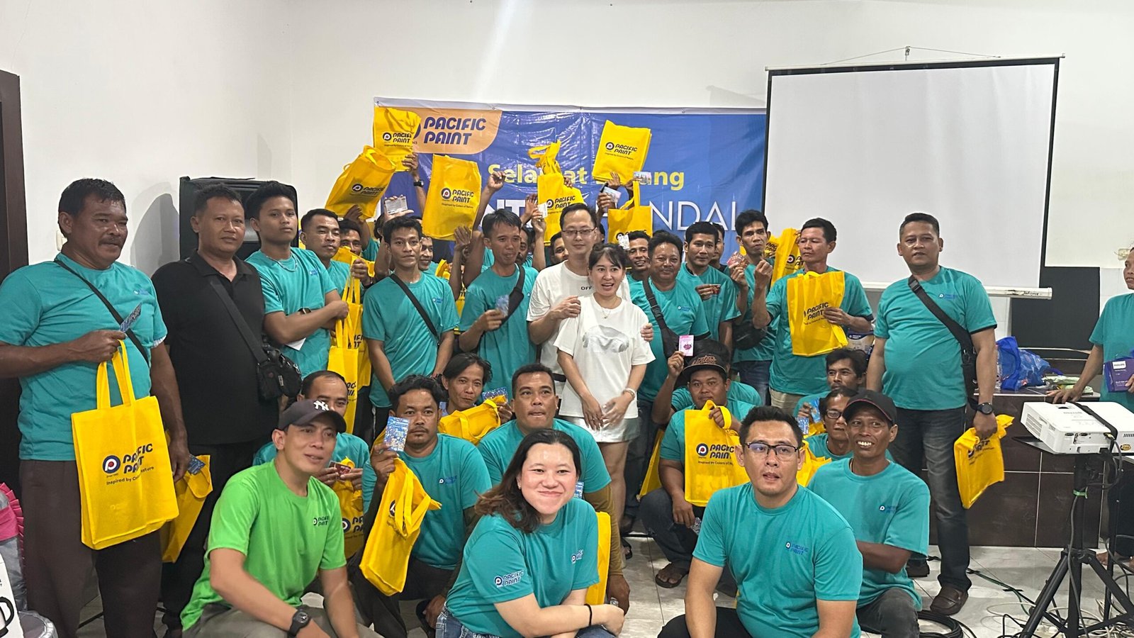 Perkenalkan Produk Cat, Multi Dekorasi – Pacific Paint Gelar Gathering Dengan Painters Handal
