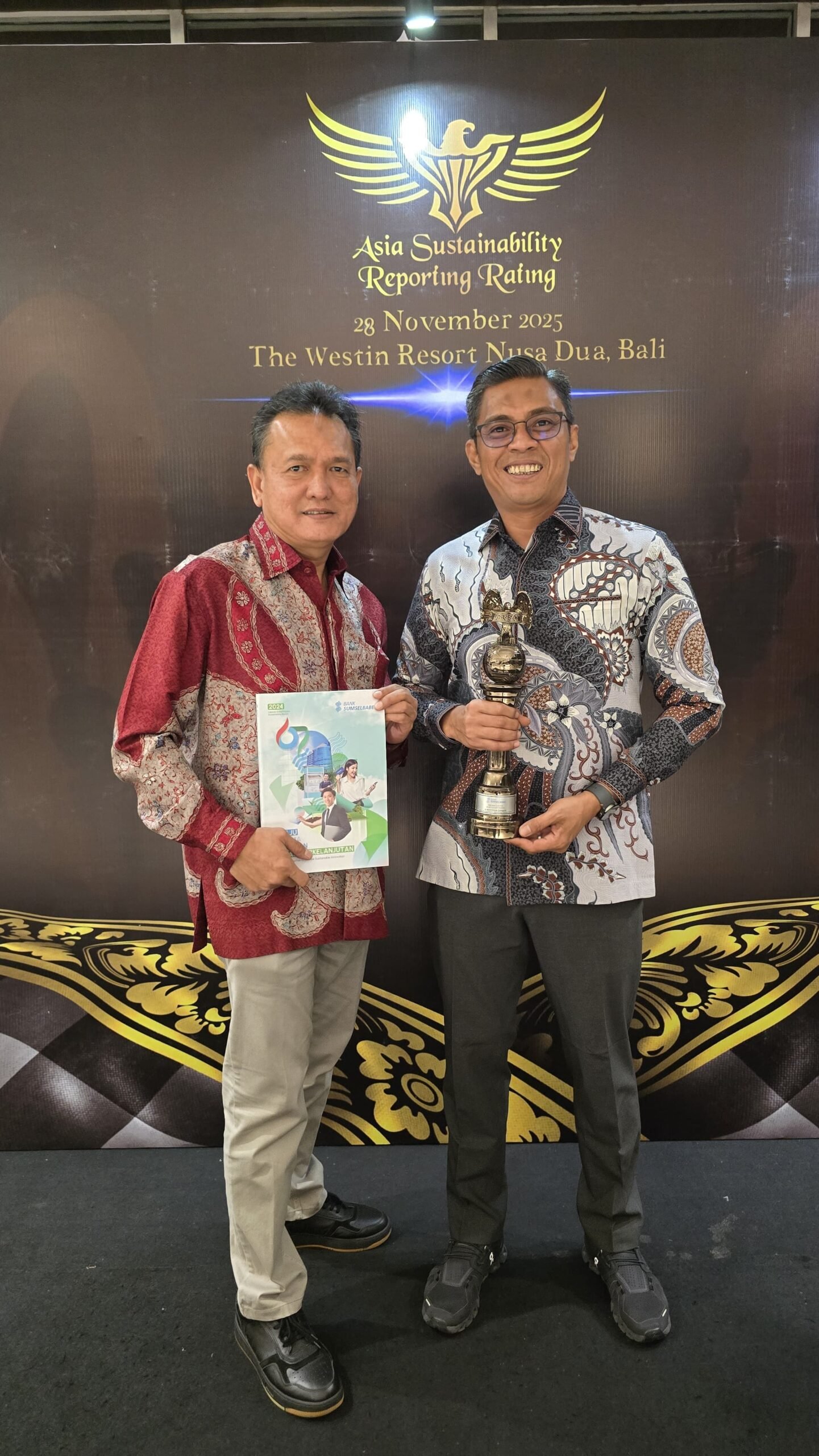 Bank Sumsel Babel Meraih Platinum Rating pada Asia Sustainability Reporting Rating (ASRRAT) 2025