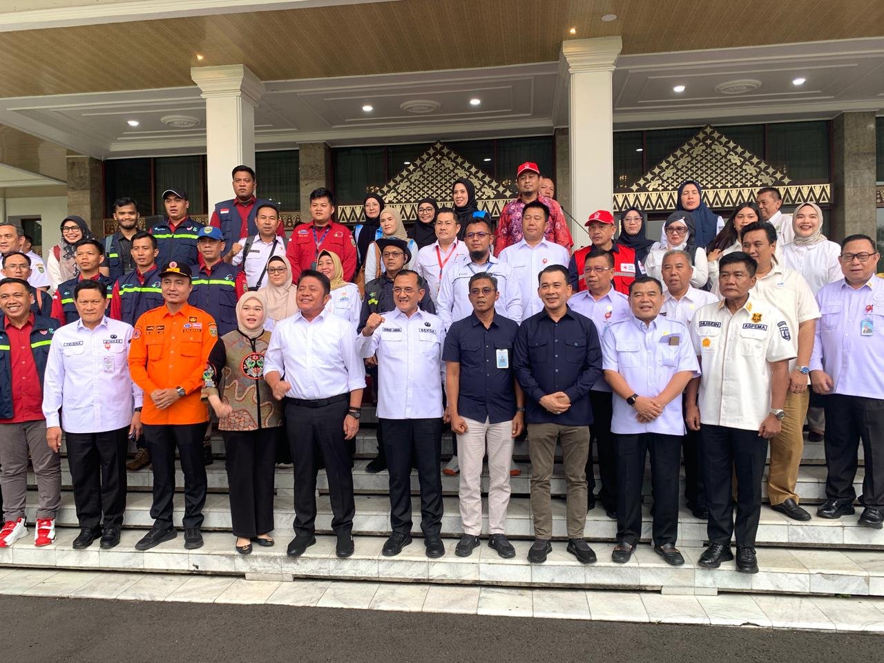 Bank Sumsel Babel Turut Serta dalam Pemberian Bantuan untuk Korban Bencana di Aceh, Sumut, dan Sumbar melalui Program CSR bersama Pemprov Sumsel