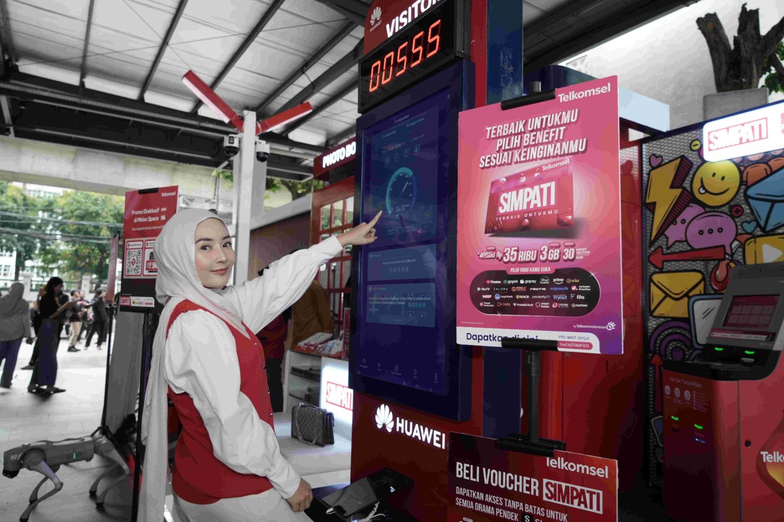 Telkomsel Melayani Sepenuh Hati di Natal 2025 dan Tahun Baru 2026,Jaringan Andal dan Layanan Terbaik di Tiap Momen Spesial Bersama Masyarakat
