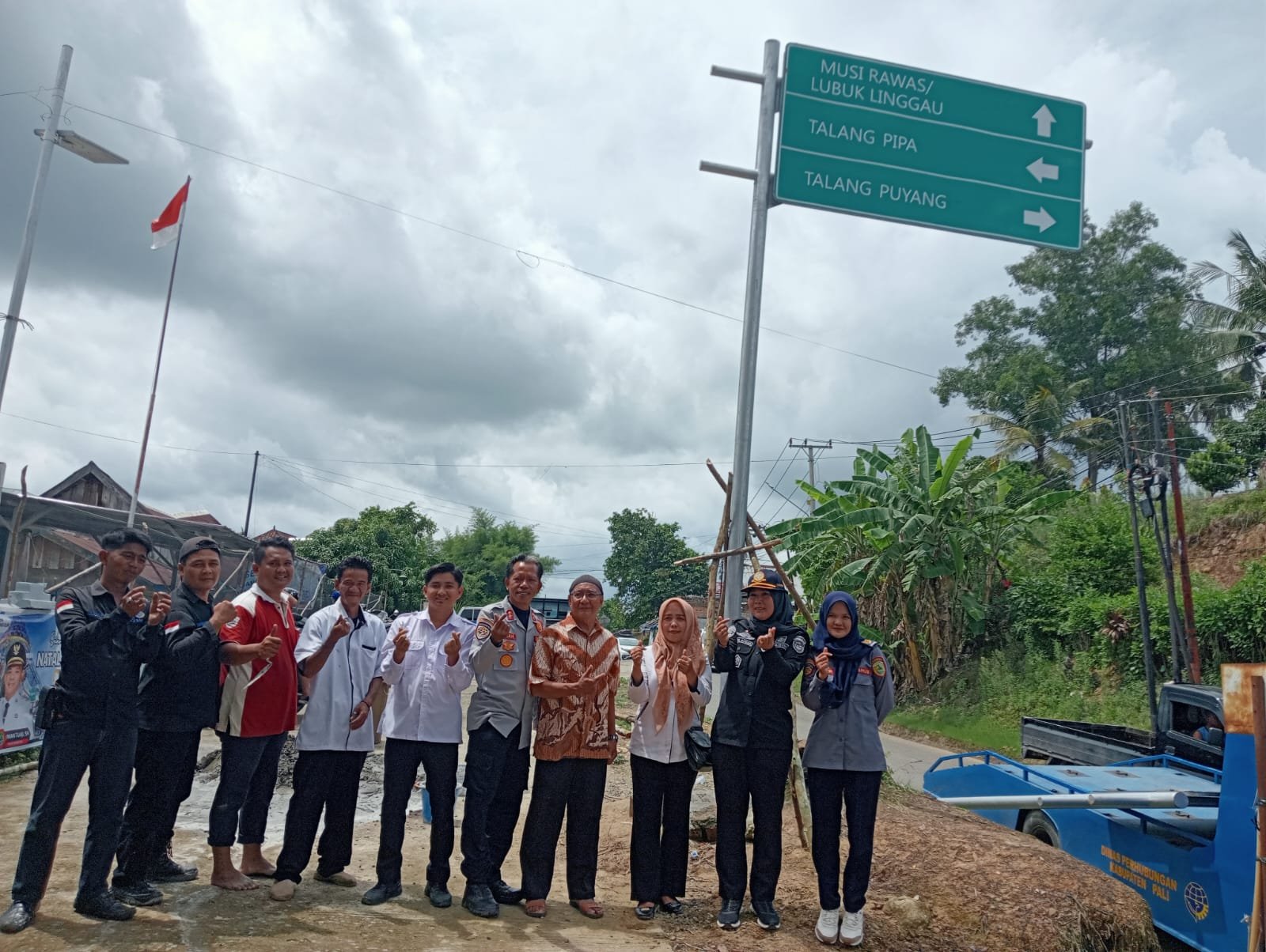 Jelang Arus Mudik Tahun Baru 2026, Dishub PALI Pasang Rambu Penunjuk Jalan di Jalur Strategis
