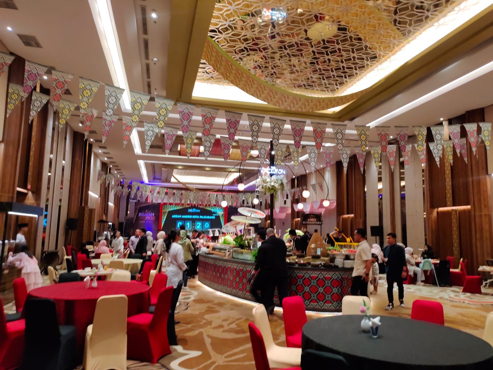 The Excelton Hotel Palembang Hadirkan Jelajah Rasa Iftar Buffet