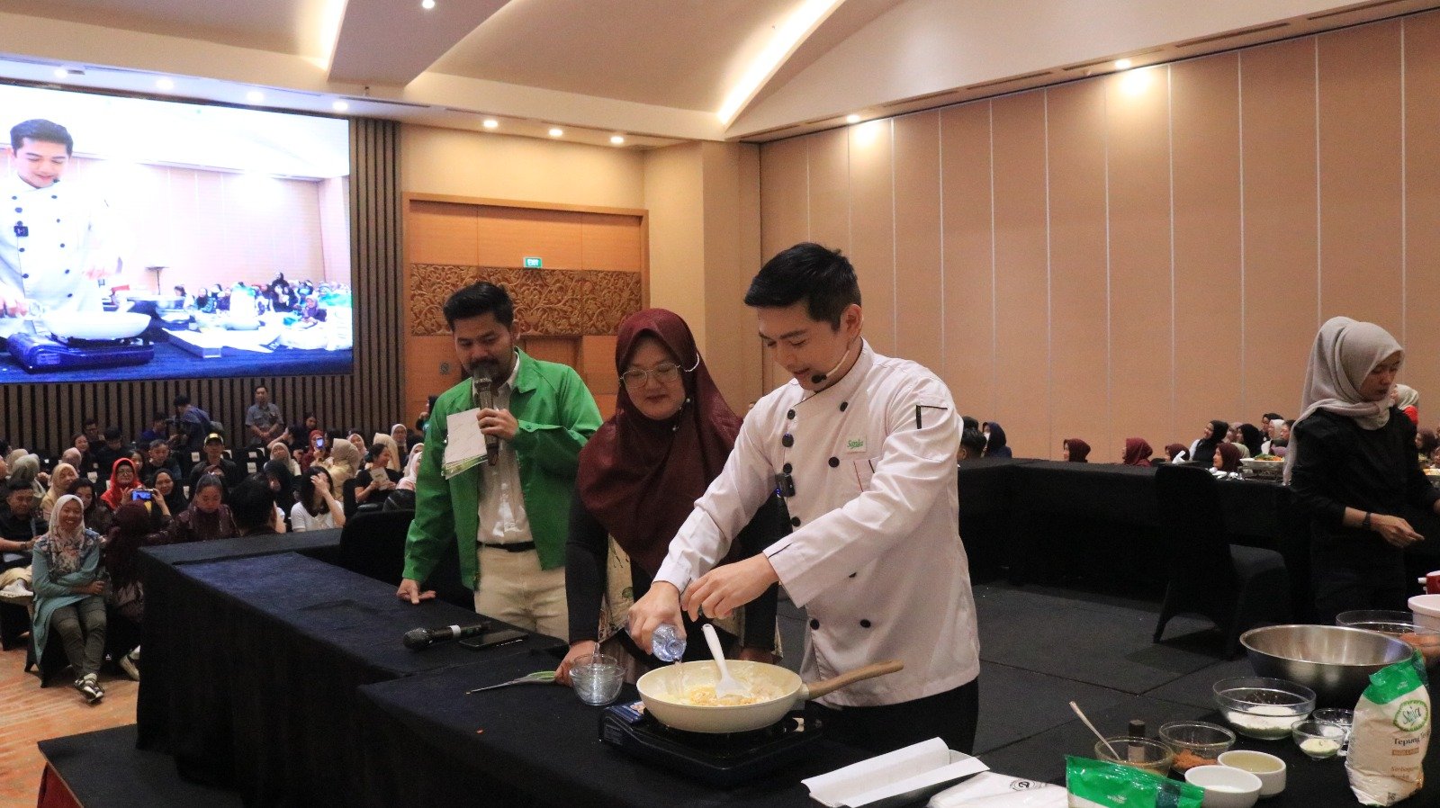 ARYADUTA Palembang sukses hadirkan 500+ Peserta dari Berbagai Kota Meriahkan “Ragam Raso Kito” Bersama Nicky Tirta